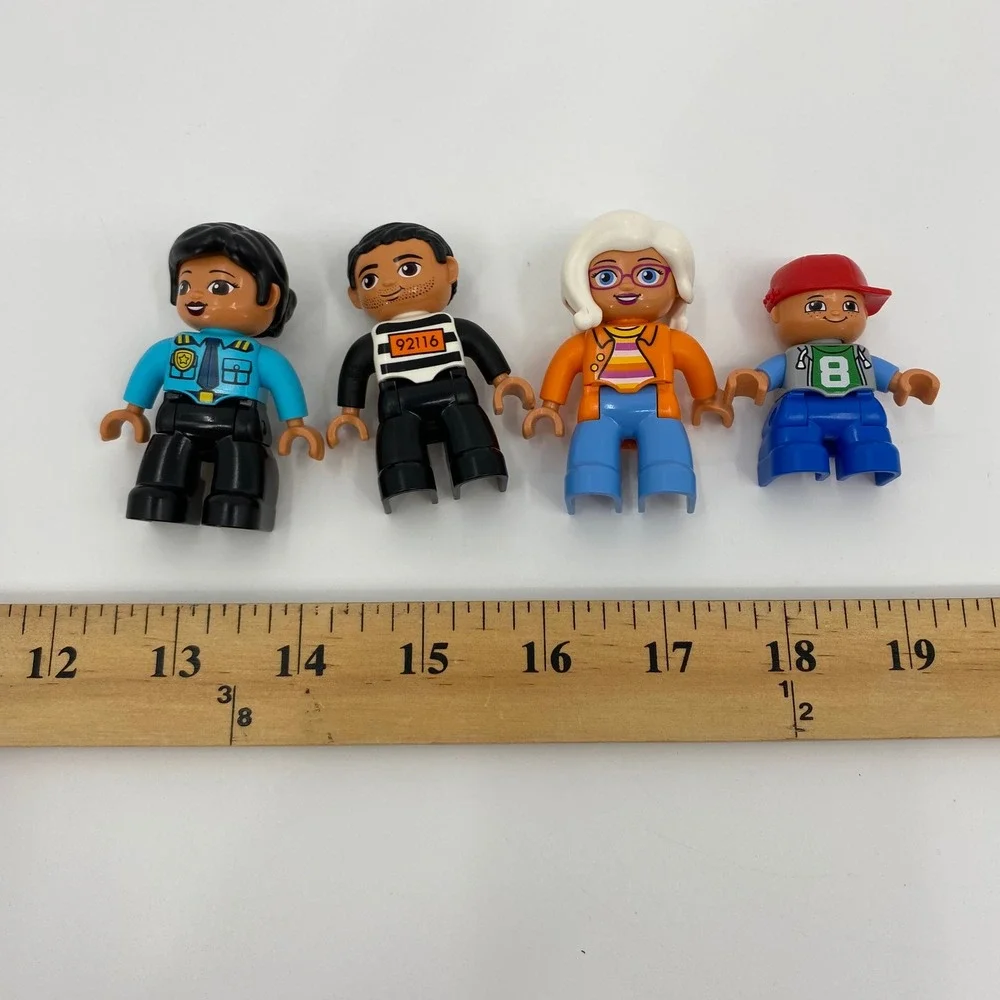 LEGO Duplo Minifigure Lot Police Officer Prisoner 92116‎ Grandma Boy 4 Figures